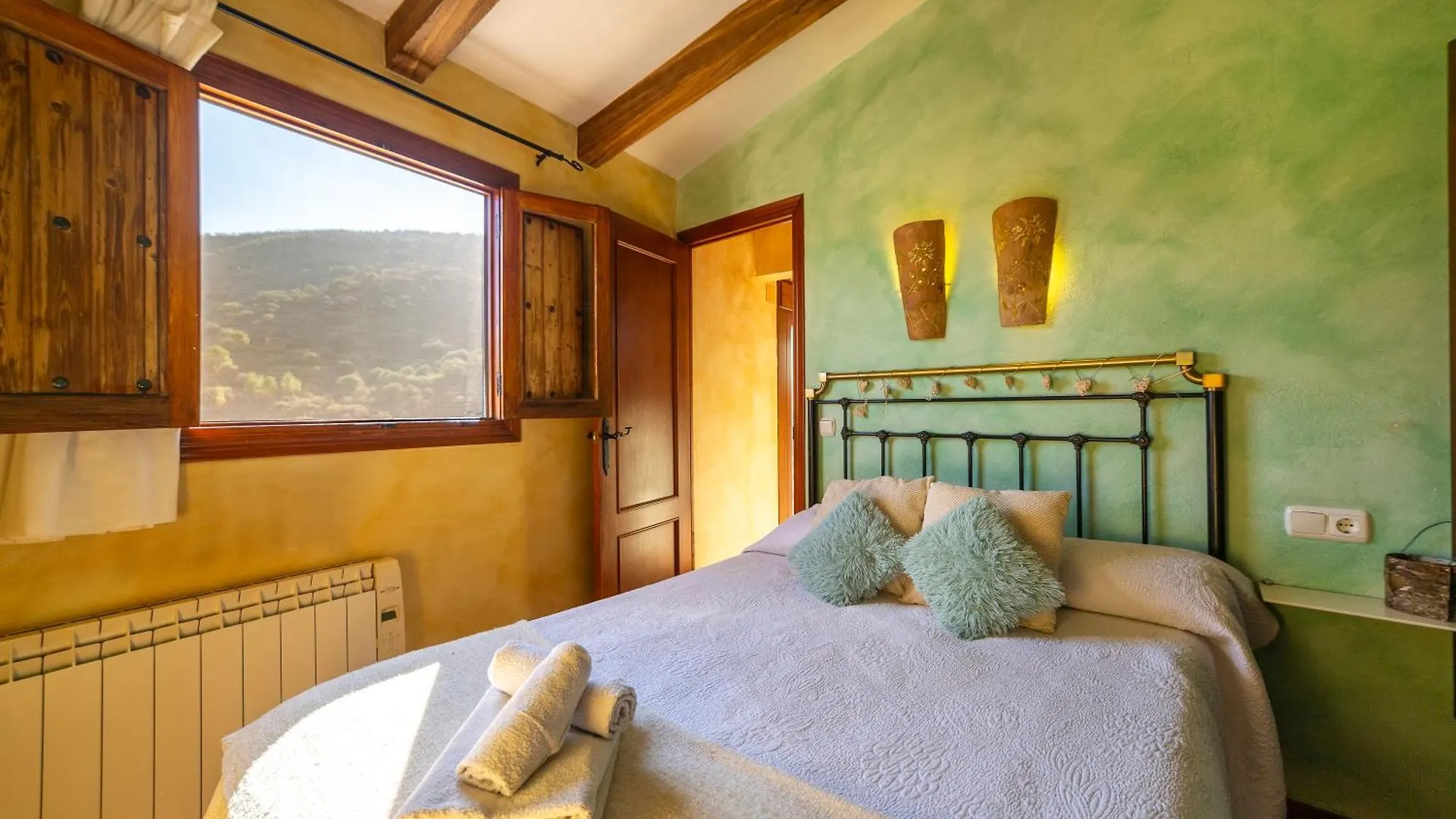 Holiday home El Mirador Villa Laroya Spain